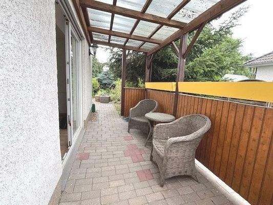 überdachte Terrasse