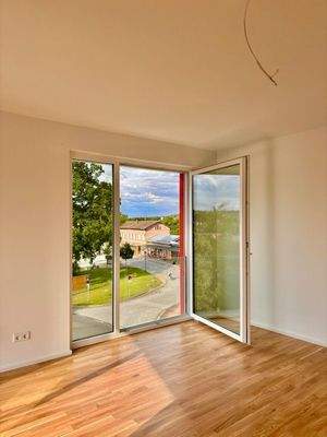 Helle Räume mit großen Glasflächen