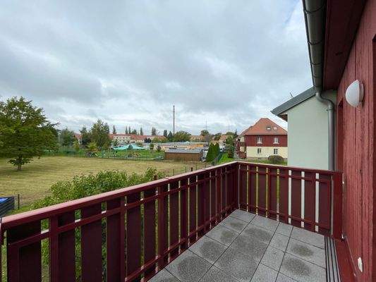 Balkon mit Südwest-Ausrichtung und Blick ins Grüne