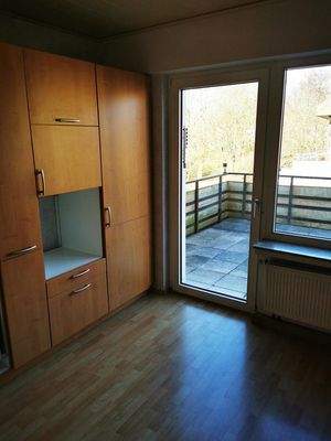 Küche mit Ausgang zur Terrasse