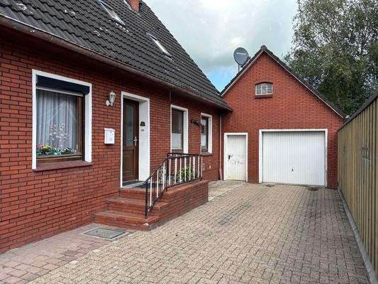 Vordereingang / Garage