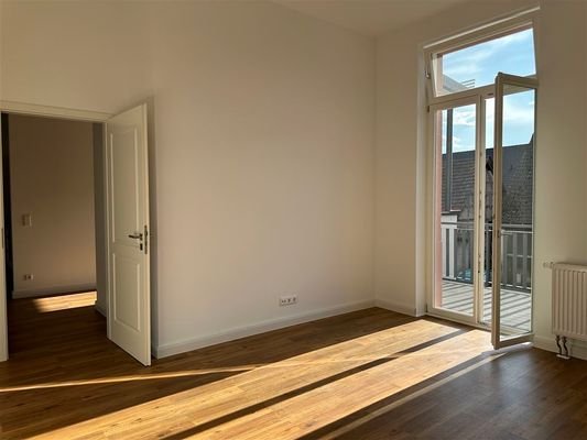 Zimmer mit Balkon