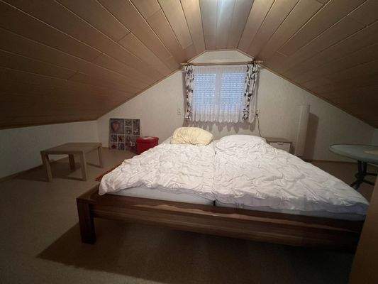 Dachboden-Zimmer 1