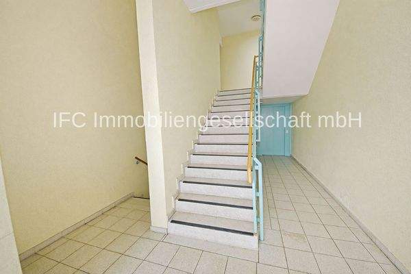 Hausflur / Treppenhaus