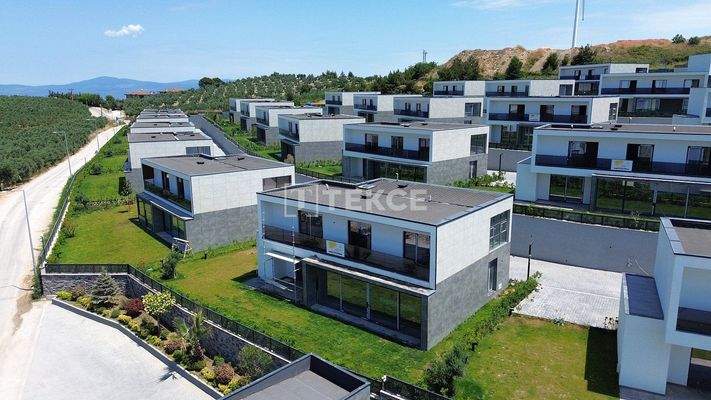 Villas for Sale in Bursa Bademli with Private Landscaped Garden