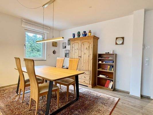 Wohnbereich u. Essbereich 