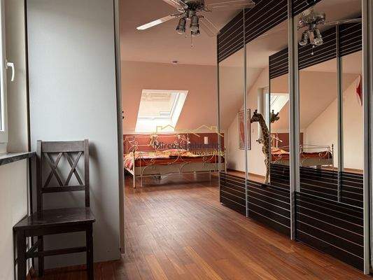 großes Schlafzimmer