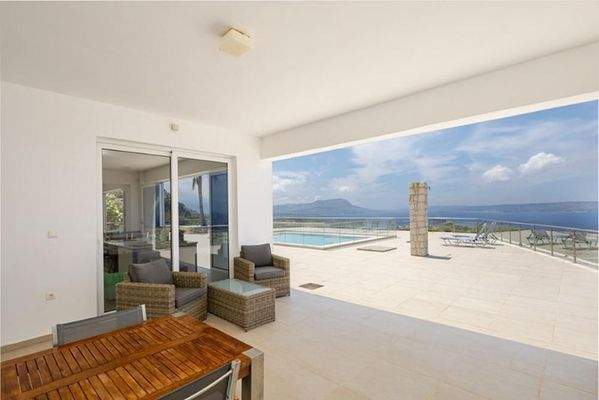 Kreta, Kokkino Chorio: Exotische Villa mit Panoramablick auf das Meer zu verkaufen