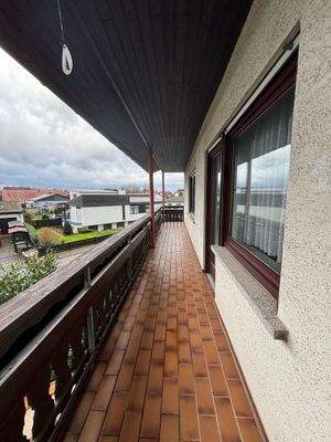 H 541 OG Großer Balkon.jpg