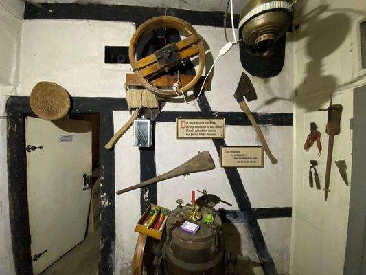 26 Hausflur im Erdgeschoss.jpg