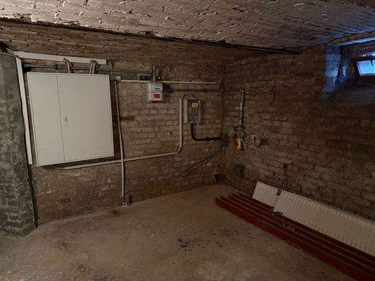 Keller Hausanschlüsse Strom und Gas