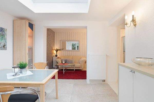 Gemütlicher Essbereich mit zusätzlichem Oberlicht