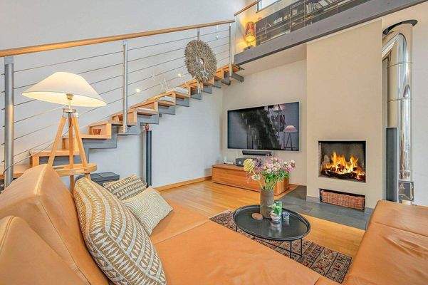 Wohnbereich mit Kamin