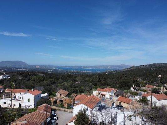 Wunderschön Renovierte Villa mit Meer- und Bergblick zum Verkauf in Xirosterni