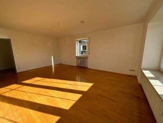 Wohnzimmer v. Balkon