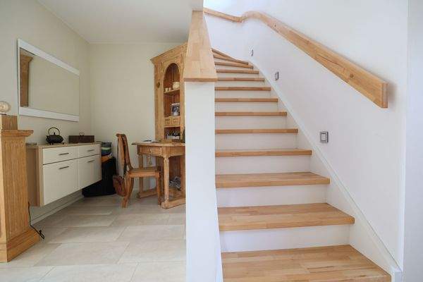 Eingangsbereich mit Treppenaufgang