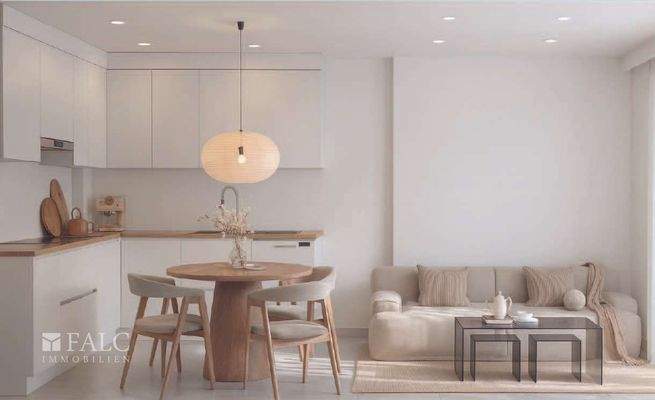 Helles offenes Wohn- und Esszimmer