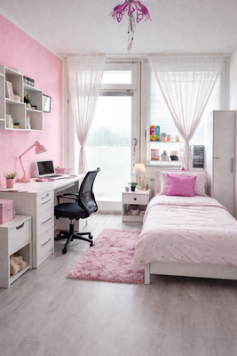 Privatzimmer mit Balkon– Warm miete 450