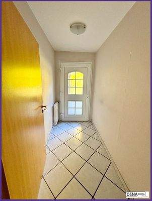 KG Wohnung Souterrain WohnungseingangGarderobe