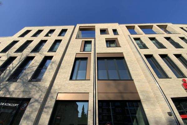 Straßenansicht Wohnanlage