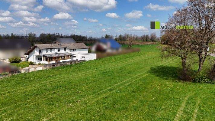 Rückansicht Drohne Feldrandlage