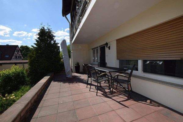 geräumige Sonnenterrasse EG-Whg