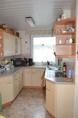 Offene Küche mit Einbauküche