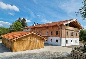 Nord West Ansicht mit Carport