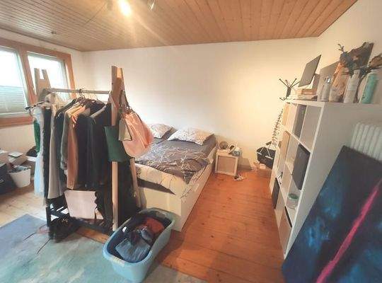 2.OG: Elternschlafzimmer Bild 2