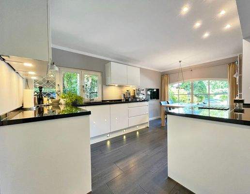 Küche mit Miele Geräte