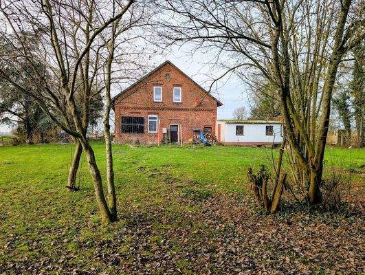 Rückansicht mit Garten