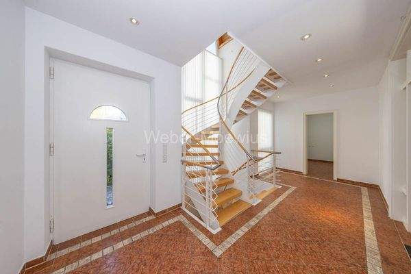 3437 Eingangshalle b