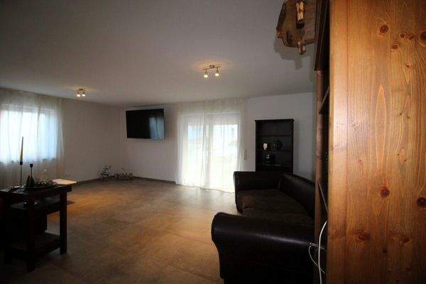 EG Wohnzimmer mit Terrassenzugang