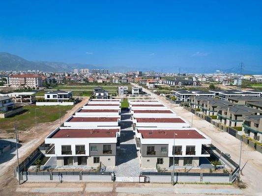 Villas with Spacious Gardens and Private Pools in Döşemealtı Antalya