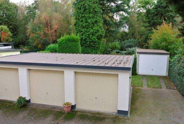 Blick auf die Garagen