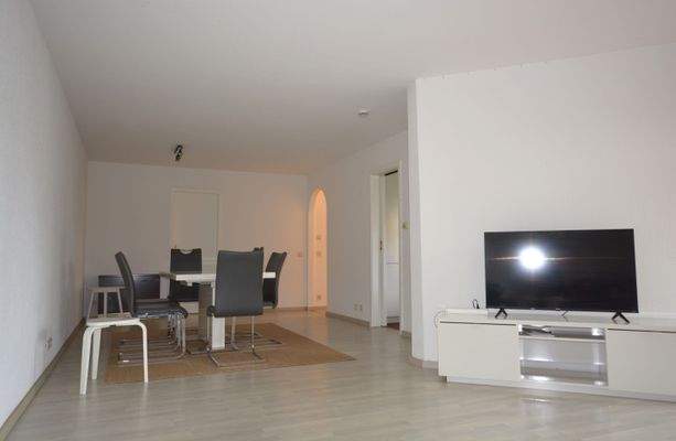 Blick vom Wohn - zum Esszimmer