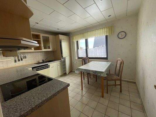 Küche mit Essplatz.JPG