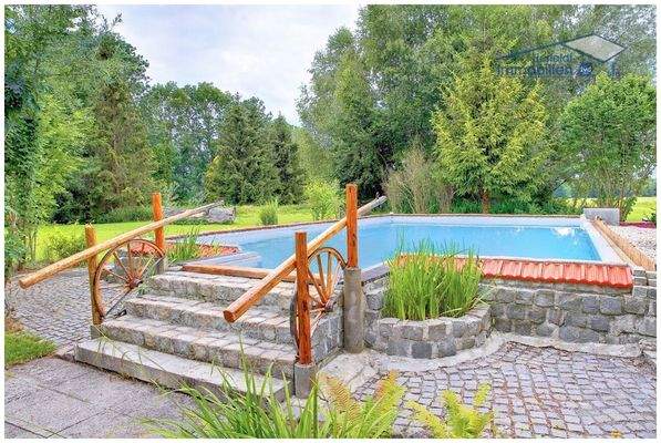 Sehr schöner, beheizter Außenpool