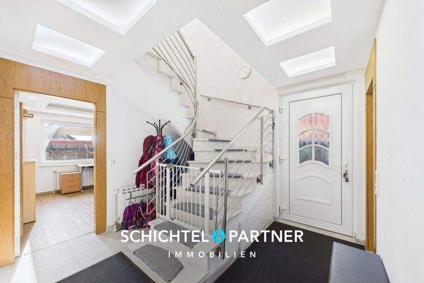 S&P | Eingangsbereich