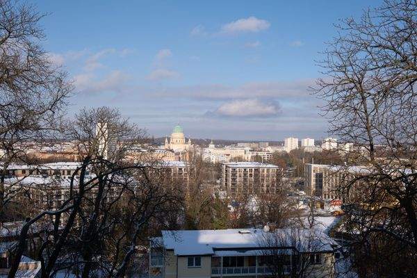 Umgebungsfoto auf die St. Nikolaikirche 
