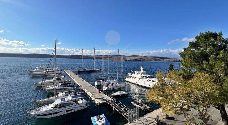 Fantastische Lage mit Meerblick – nur 50 Meter zum Meer!