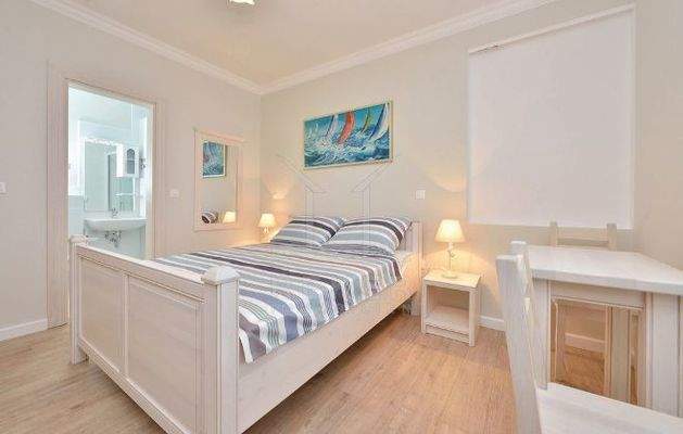 Schlafzimmer mit eigenem Bad