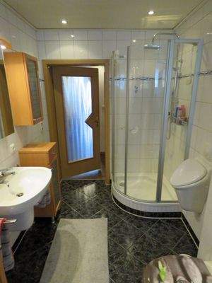 Dusche im Bad 