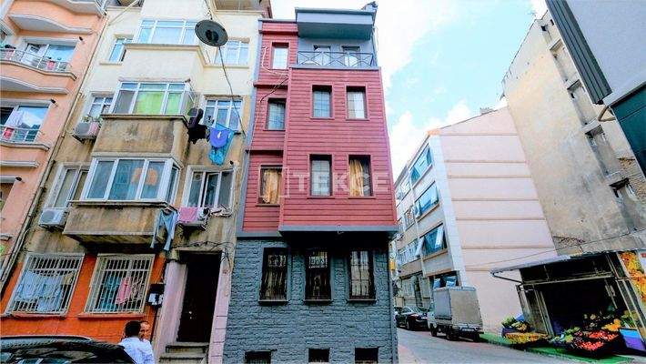 Renovated Building Suitable for Airbnb in Istanbul Fatih