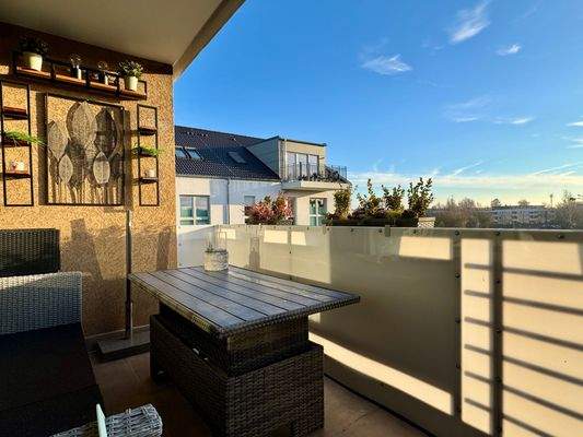 ...Zugang zum großen Balkon...