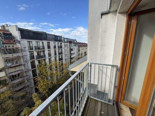 kleiner Balkon 6.OG