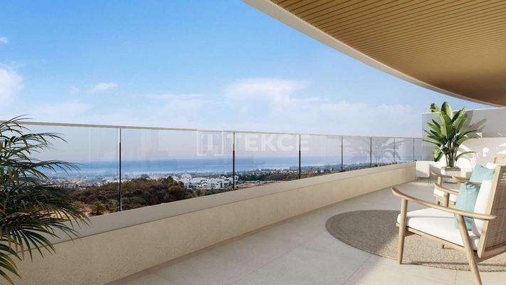 Impressive Views Apartments with Extensive Terraces in Estepona