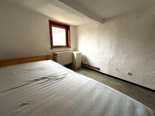 17 schlafzimmer-2-doppelhaushaelfte-hilkerode-rkm-immobilienkontor.jpg