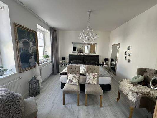 Schlafzimmer (OG rechts)