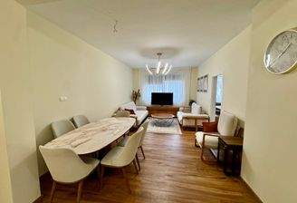 Helles, großzügiges Wohnzimmer - perfekt zum Ankommen und Wohlfühlen.